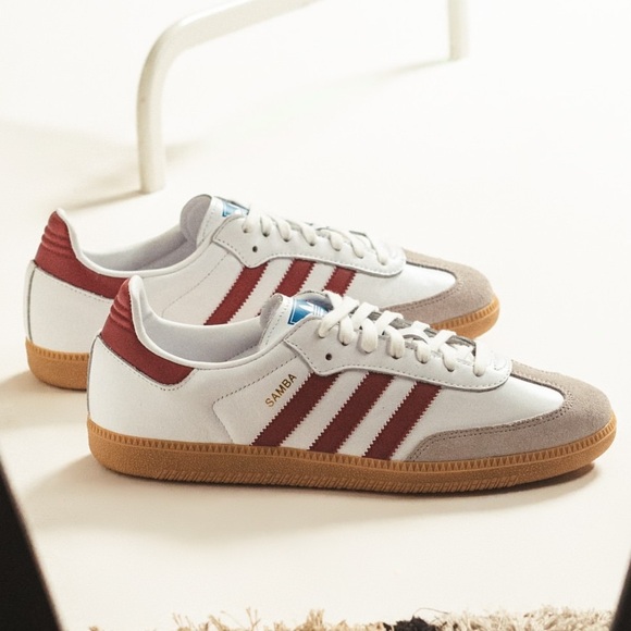 adidas Shoes - ADIDAS SAMBAS